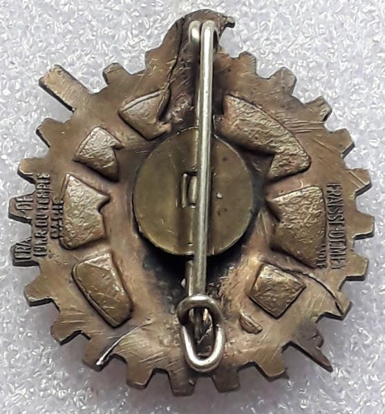 Fichier:222SON électromécaniciens Dos.jpg